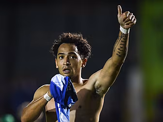 WATCH: Goal rush saves Harps a...