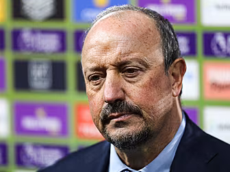 Reports: Everton call emergenc...