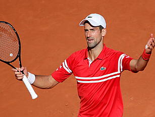 New Djokovic blow as France de...