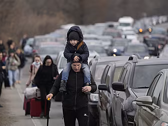 Ukrainian Refugees Coming To I...