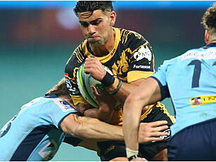 Connacht snap up Irish-qualifi...