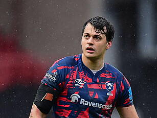 Munster sign Irish-qualified c...
