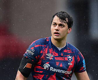 Munster sign Irish-qualified c...