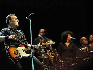 Bruce Springsteen Announces Tw...