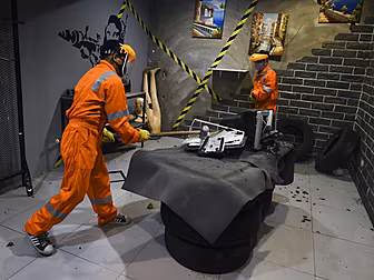 'Stress Relieving' Rage Room O...