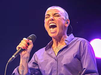 Sinéad O'Connor Died Of Natura...