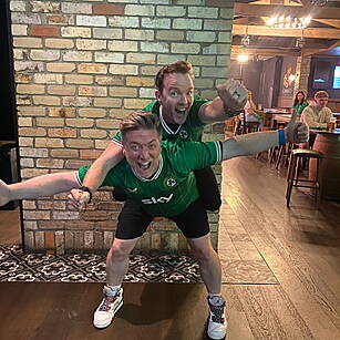Dermot & Dave On Tour: Comfy B...