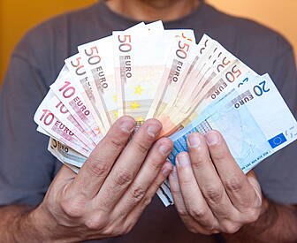 We've Got A Whopping €1,000 Pr...