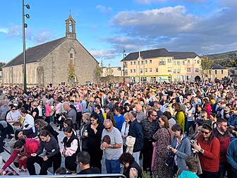 Thousands Turn Out For Clonmel...