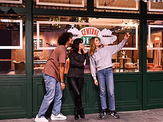 The FRIENDS Experience Is Comi...