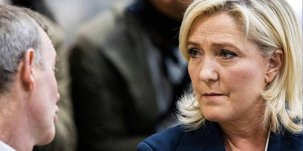 French Far Right Wins 34% Of V...