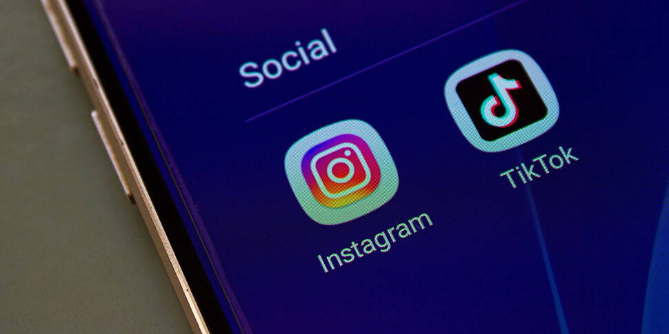 Minister Vows To Ban Social Me...