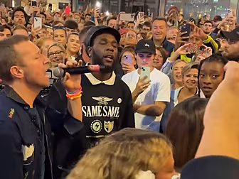 Coldplay Perform On Grafton St...