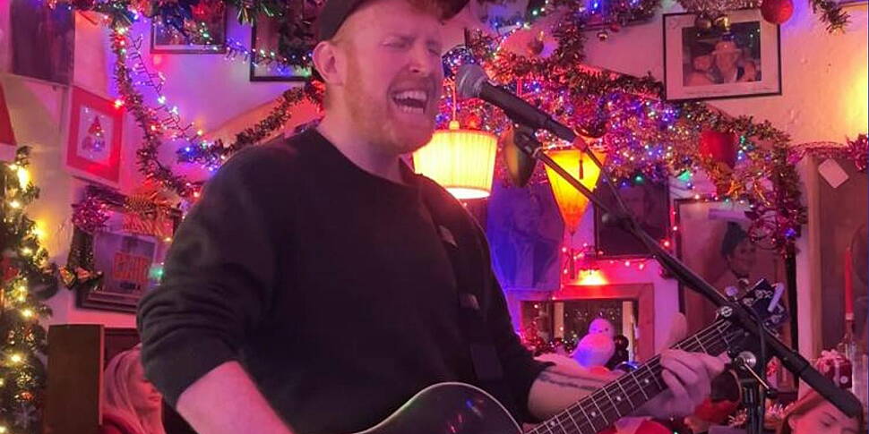 Gavin James: Live From Banaghe...