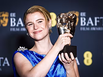 Jessie Buckley Wins Leading Ac...